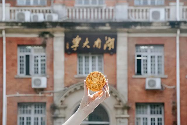 大學(xué)食堂最火爆的項(xiàng)目拌飯，大學(xué)食堂最火爆的項(xiàng)目牛肉飯？